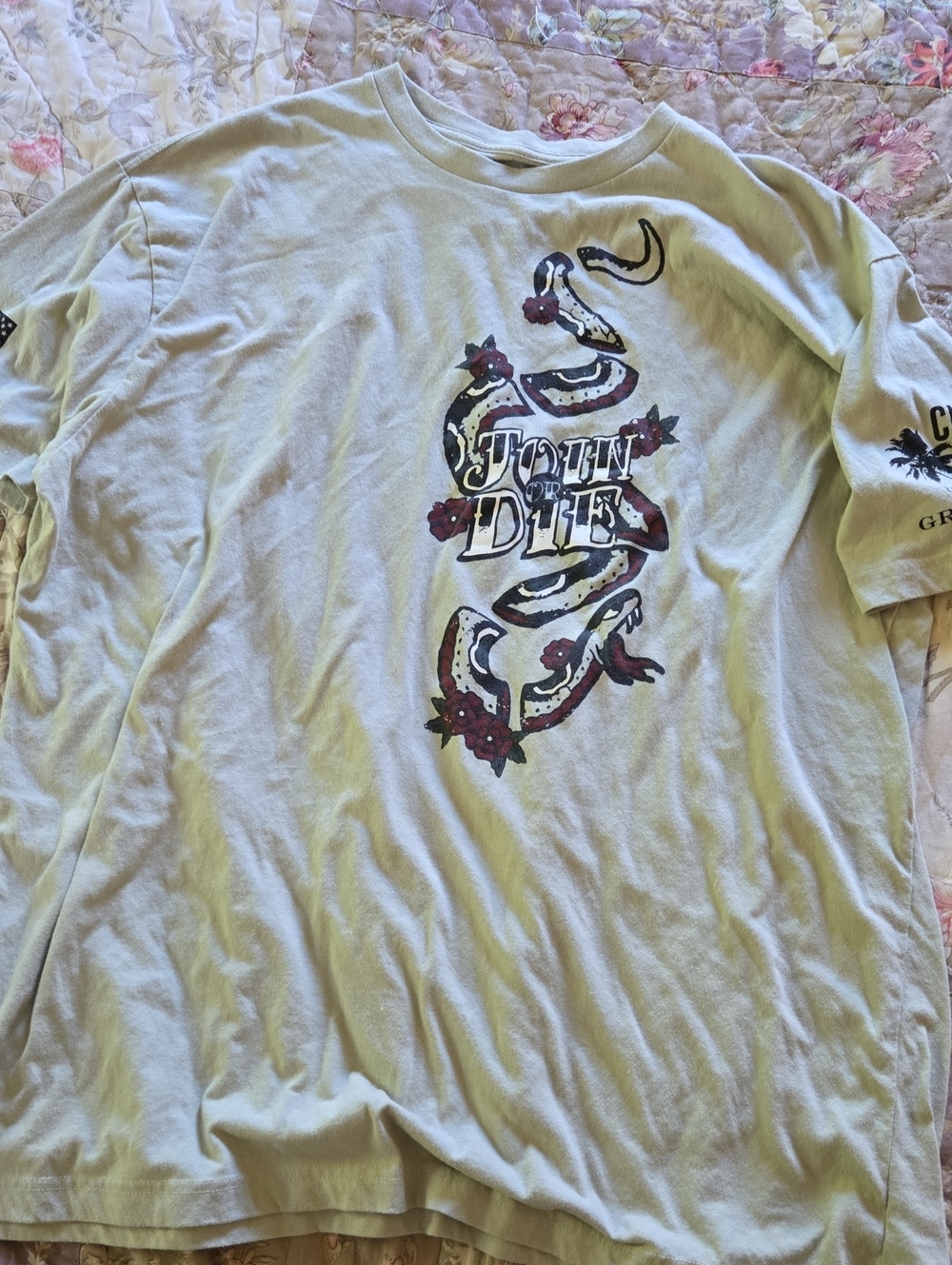 Grunt Style Light Green/beuge Short Sleeve Tee with Snake & Rose Graphic